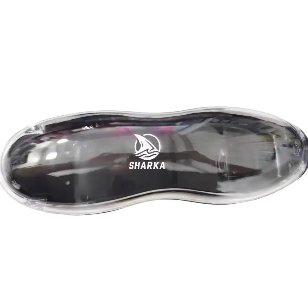 Estuche protector rígido transparente incluido con los lentes de natación Sharka