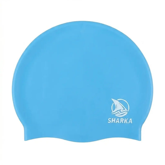 Gorra de natación celeste en silicona elástica, ideal para triatlón y natación recreativa